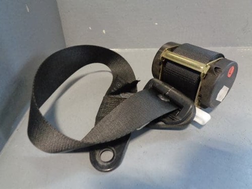 Discovery seat belt near - seat,